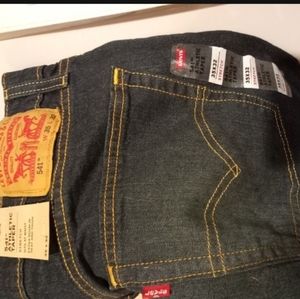Mens Levis pants size 35x32